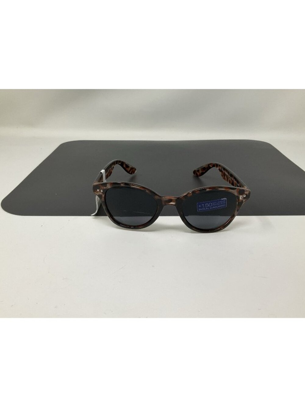 Peepers Bonjour + 1.50 Reading Sunglasses power Tortoise.